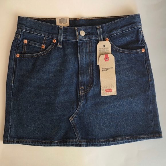 SOLD✨NWT✨Mini Skirt - Picture 2 of 4